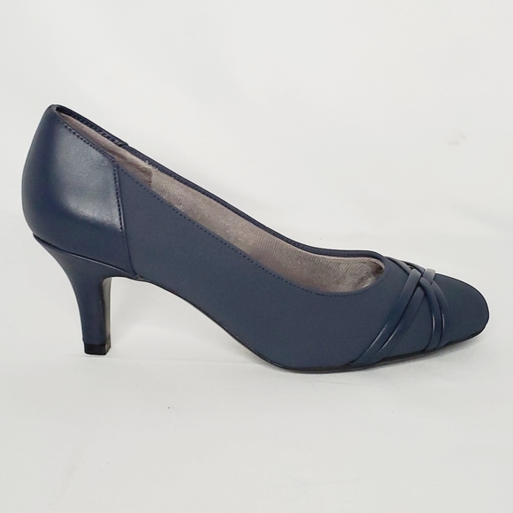 Life Stride Pascal Dress Pump - Picture 2 of 10